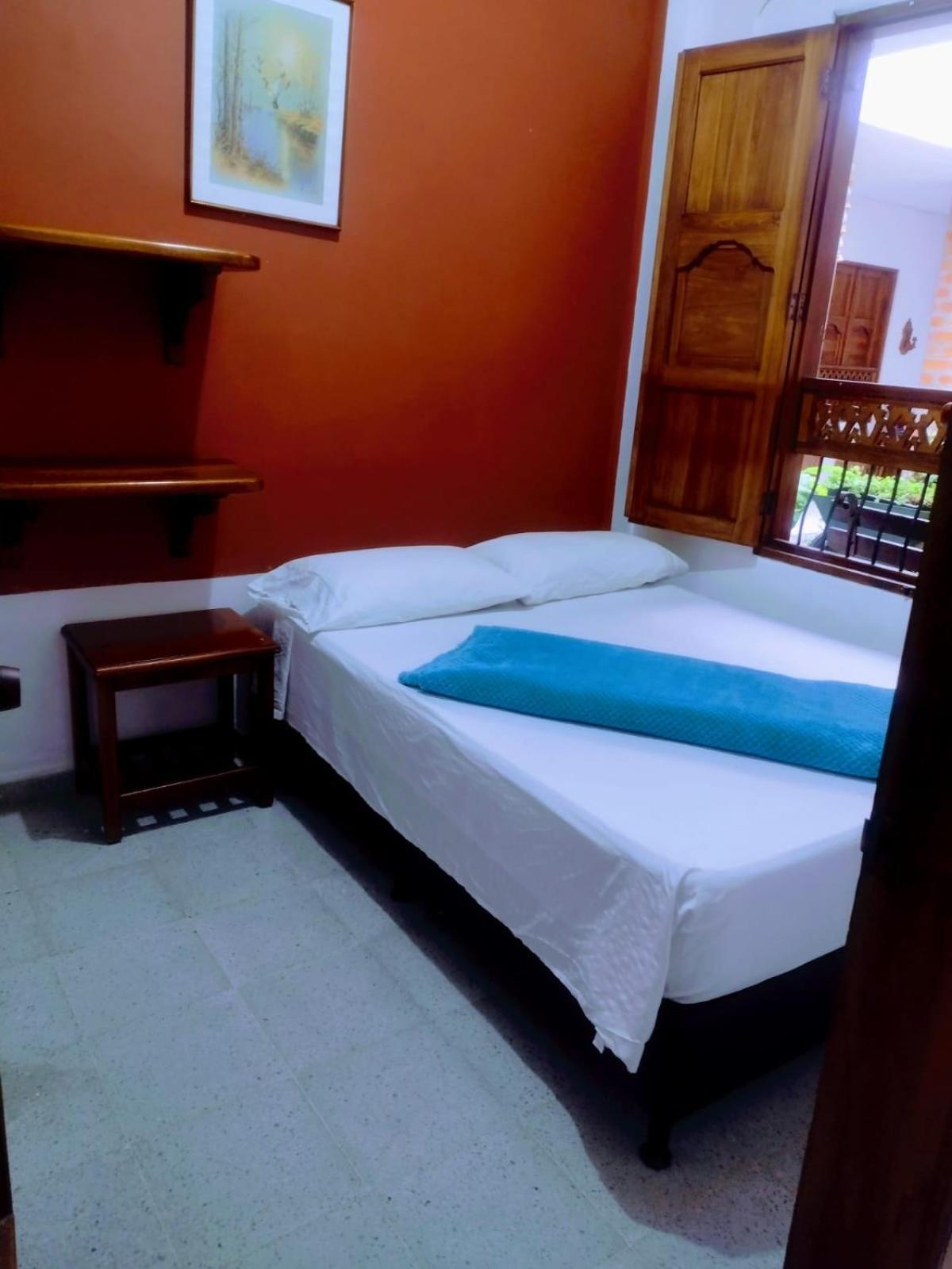 Hotel Barajas Jardín Buitenkant foto