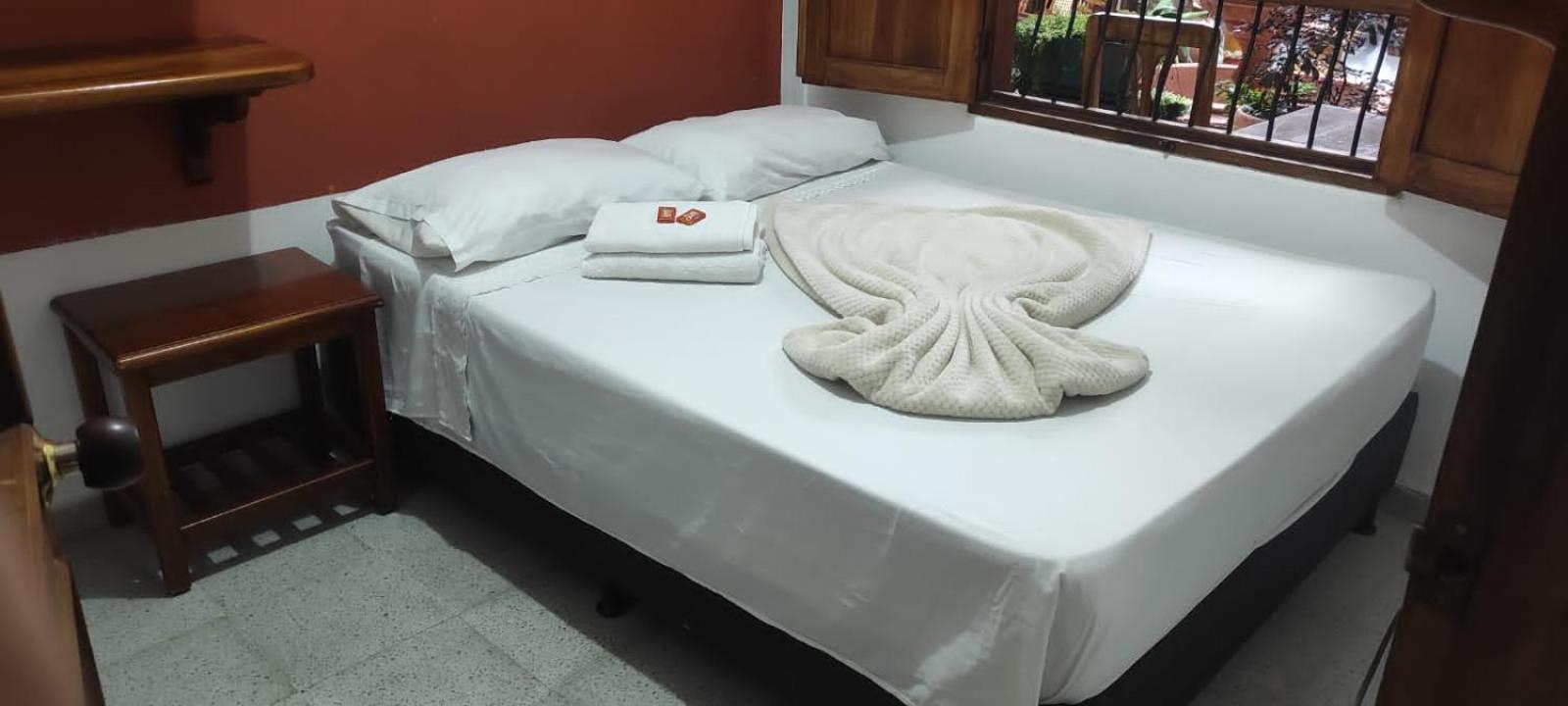 Hotel Barajas Jardín Buitenkant foto